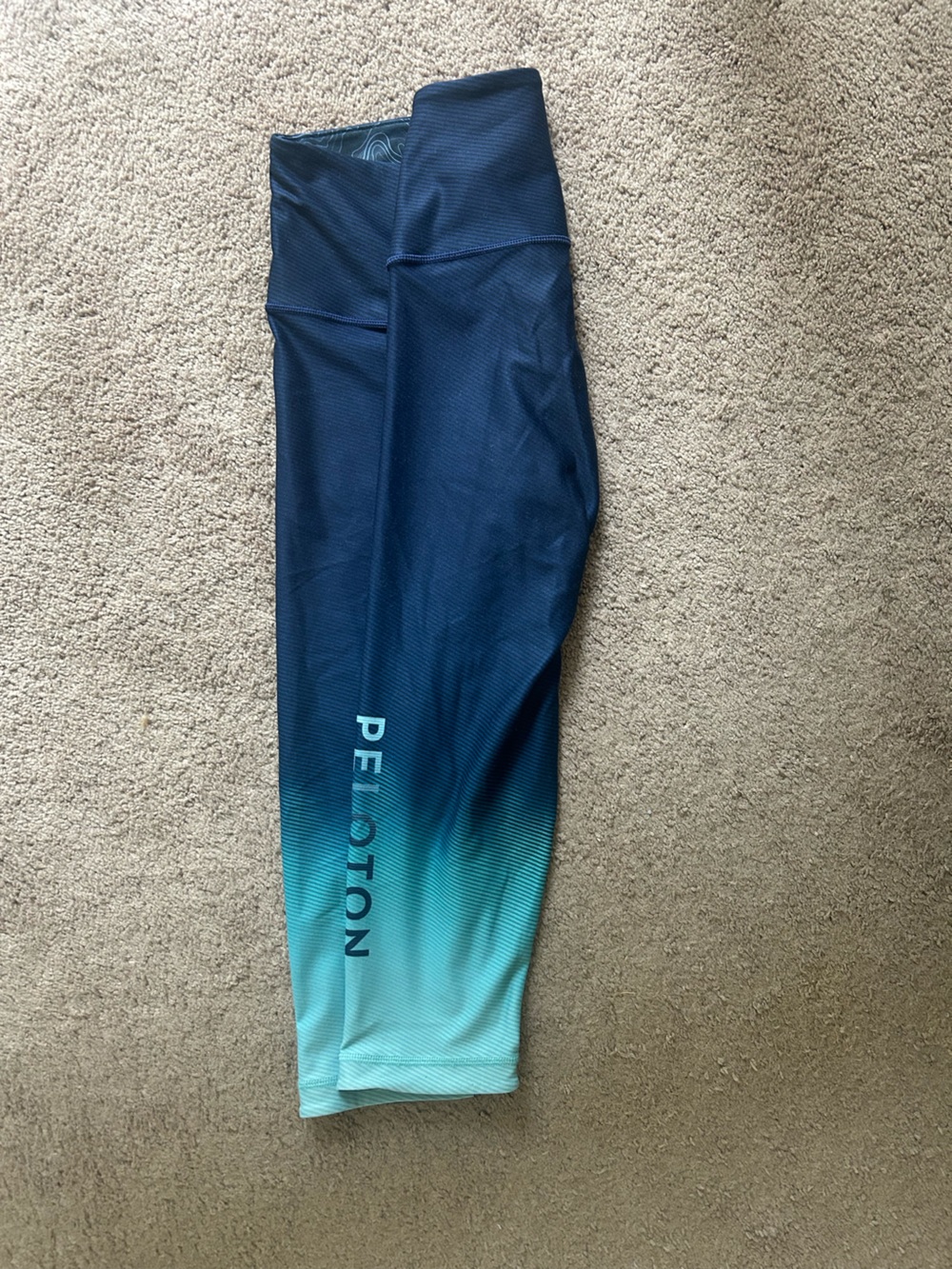 Peloton Womens Blue Ombre Capri Leggings - Peloton